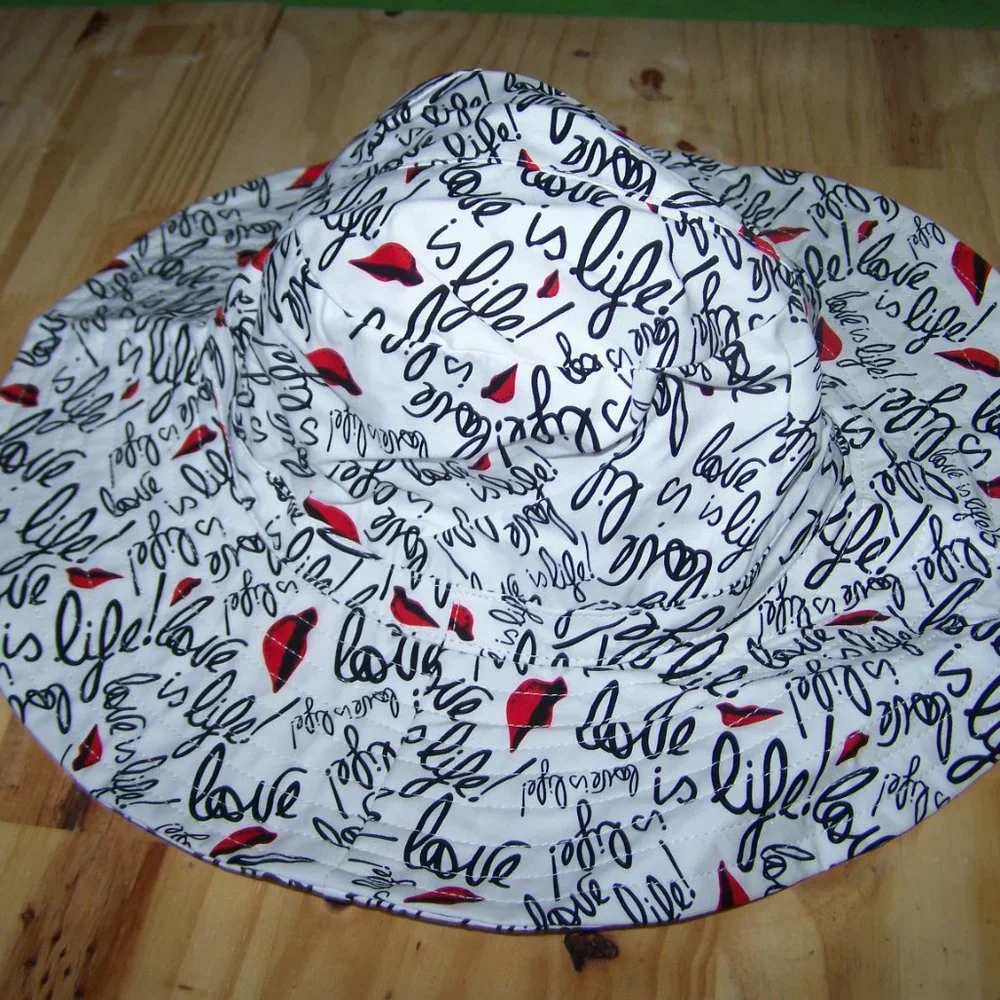 Diane Von Furstenberg Love Is Life Bucket Hat OS - Picture 3 of 4